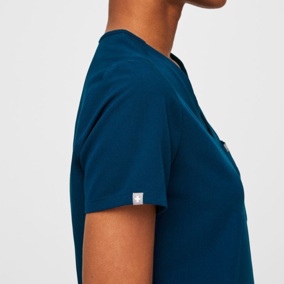 Figs Deep Reef Catarina Scrub Top Medium - Picture 5 of 5